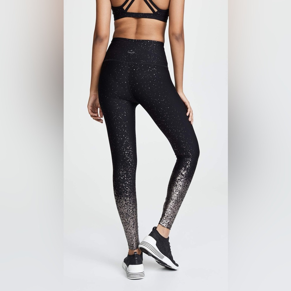 Beyond Yoga Alloy Ombre‎ High Waisted Midi Legging in black and gunmetal speckle